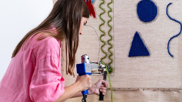 Discovering the Art of Tapestry: Kilim, Knot Technique, and Tufting 1