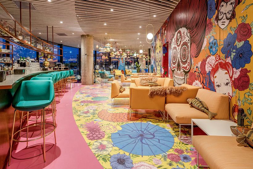 NHOW AMSTERDAM RAI HOTEL - MUral PARA MENINA BAR 13
