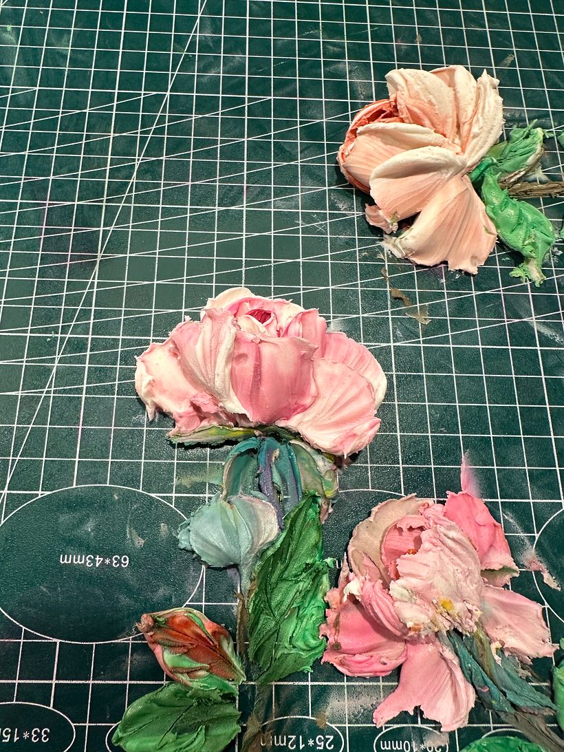 My project for course: Cake Design: Easy Buttercream Flowers with a Palette Knife 1