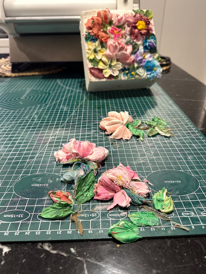 My project for course: Cake Design: Easy Buttercream Flowers with a Palette Knife 2