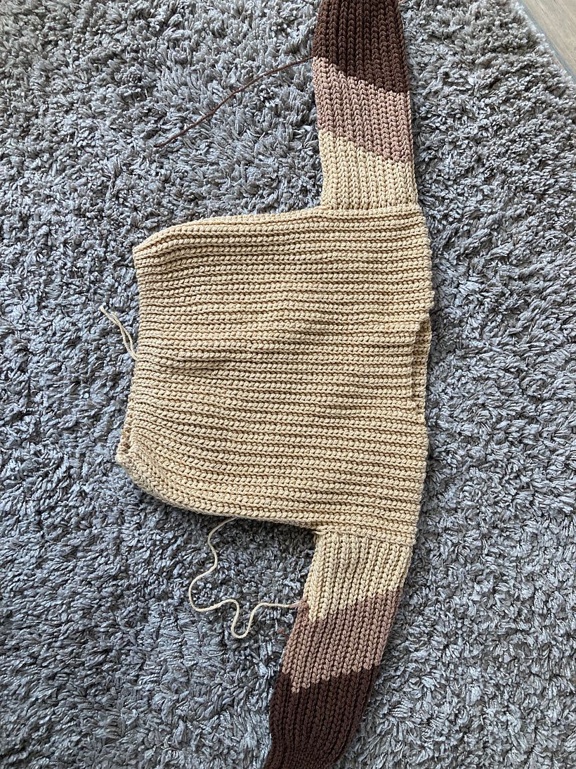 Mostly finished. Just the  neck ribbing to do. Didn't quite manage to match the seams on the sleeves.