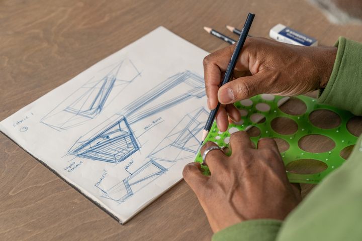 Dar rienda suelta a la creatividad: El arte del boceto en el diseño personalizado 3