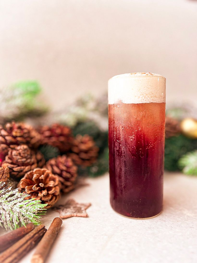 Gin with pumpkin spice foam 