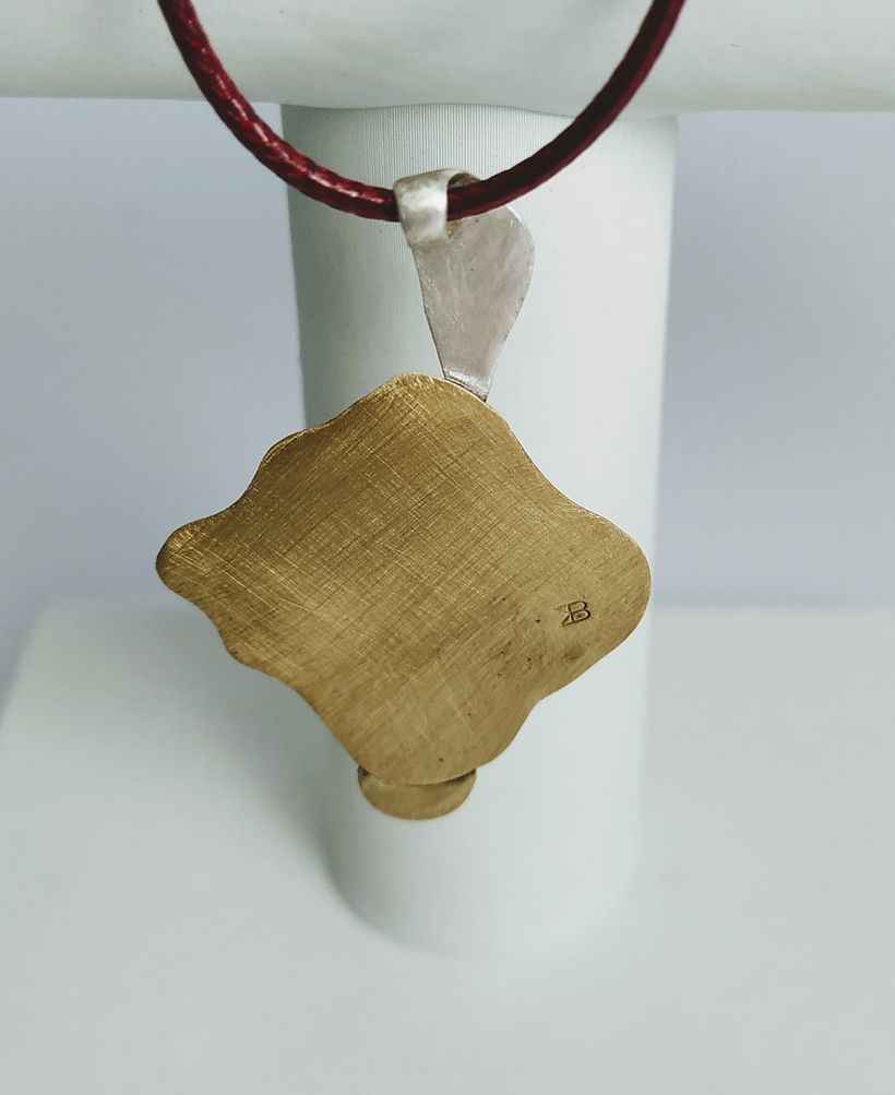 Mi proyecto del curso: Creación de joyería: trabaja el metal y las texturas 5