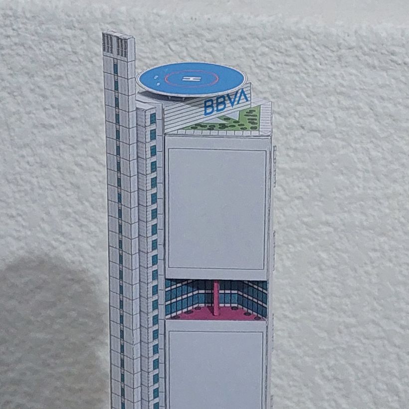 Ensamble del piezas de azotea y antena.