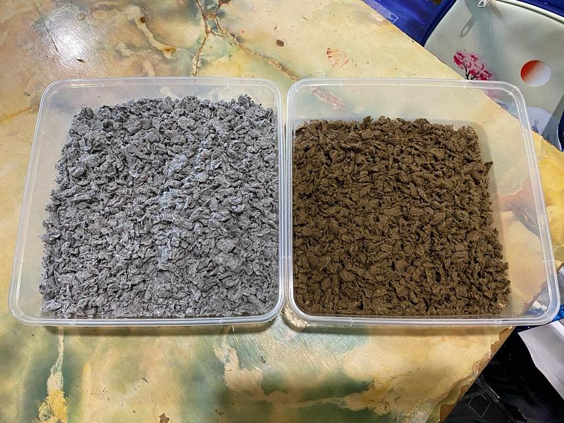 Newspaper pulp (left) and cardboard pulp (right)