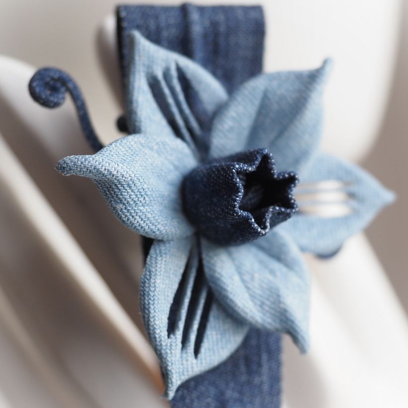 Denim Daffodil Brooch closeup
