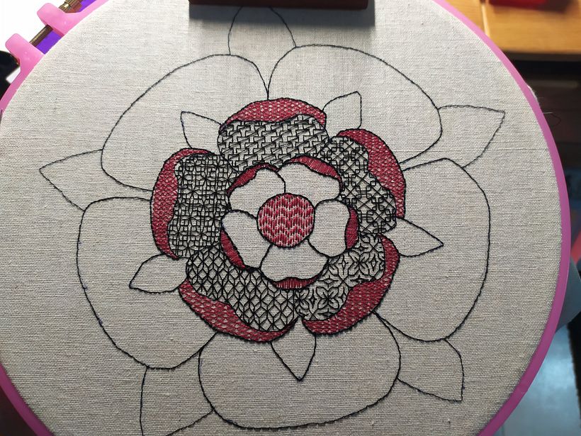 Introducción al bordado en blackwork: rosa Tudor 4