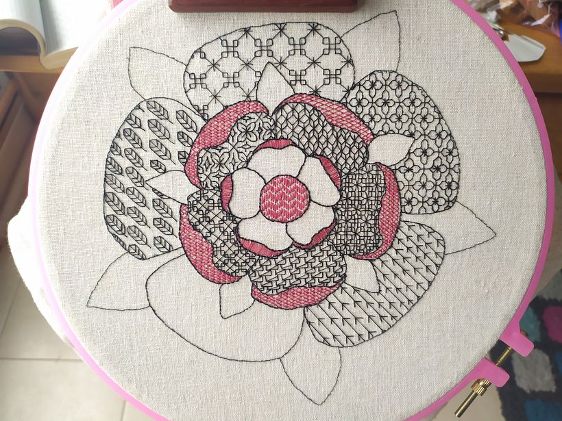 Introducción al bordado en blackwork: rosa Tudor 5