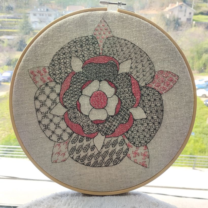 Introducción al bordado en blackwork: rosa Tudor 6