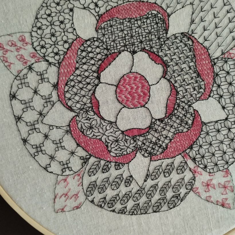 Introducción al bordado en blackwork: rosa Tudor 7