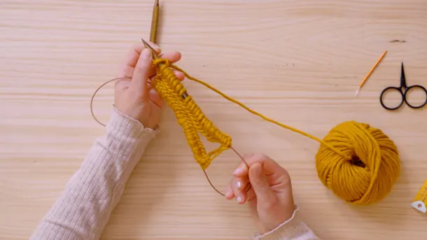 The first round of stitches requires more time because of the yarn tension.