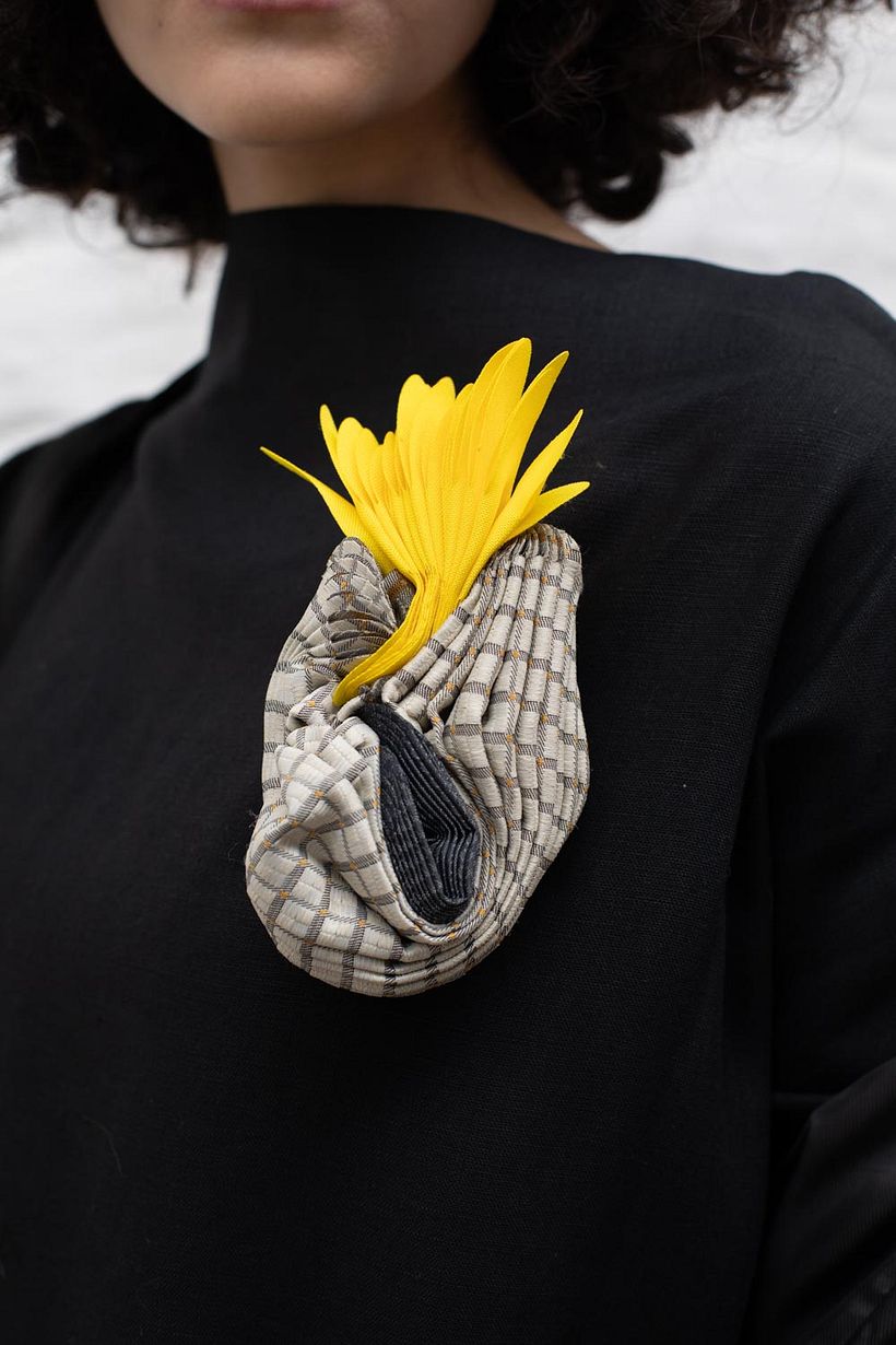 Author jewelry with reclaimed fabrics, Maria Constanza Bielsa