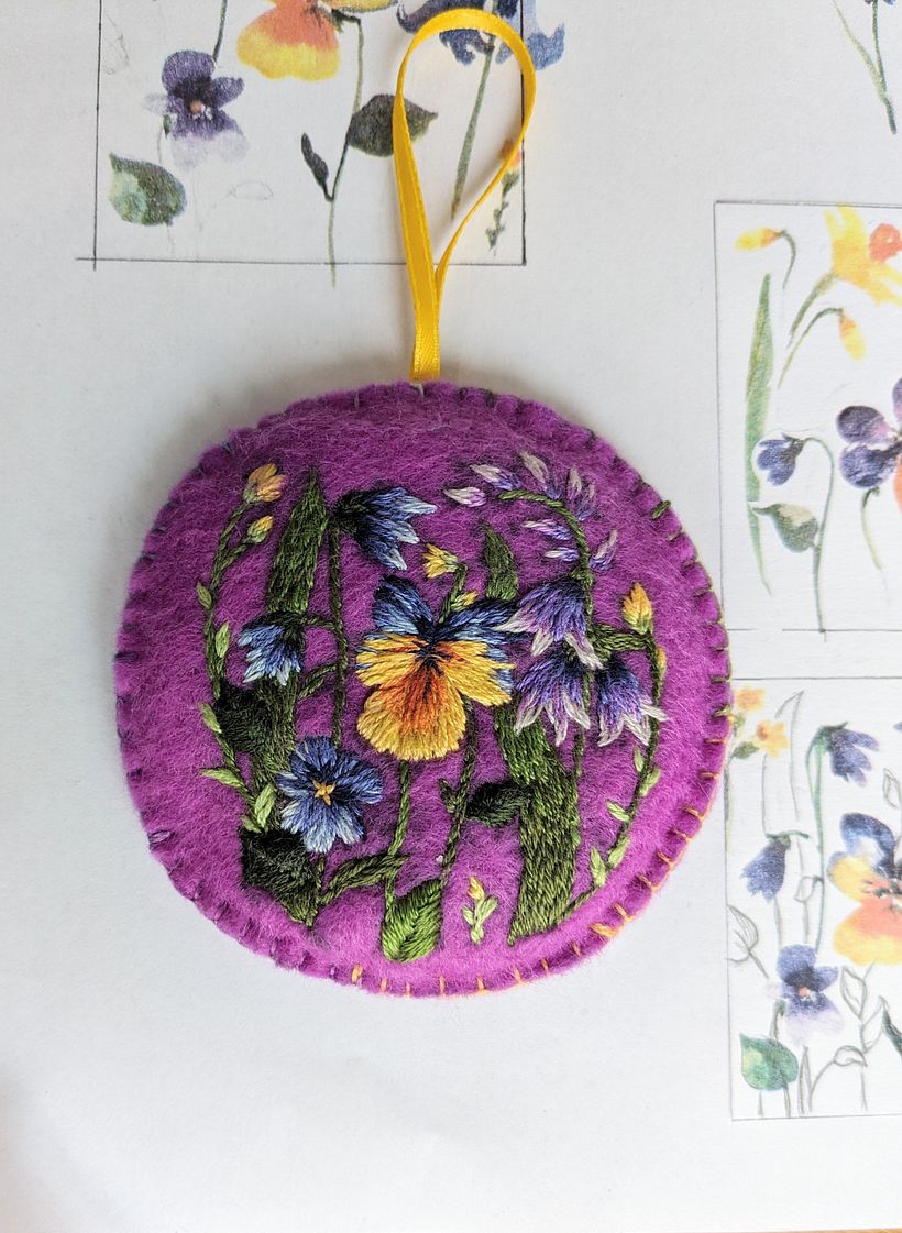 Mein Abschlussprojekt für den Kurs: Sticktechniken für florale Muster auf Filz 4