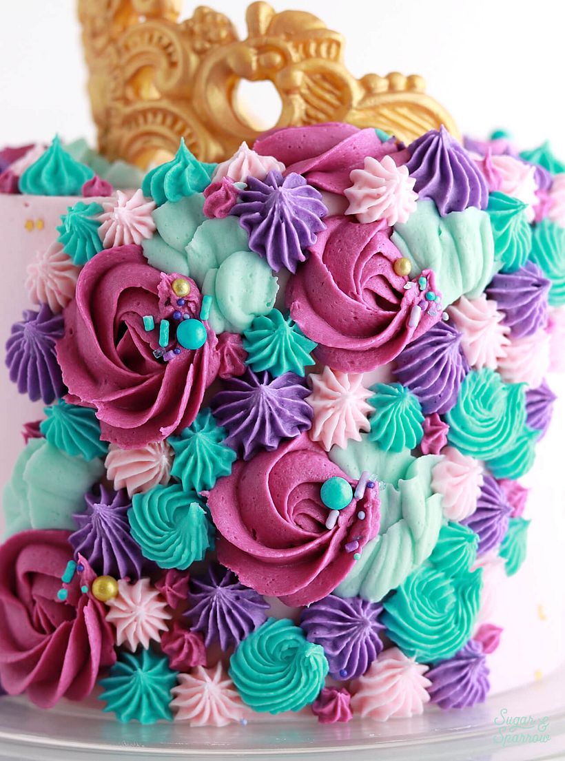 Details of the buttercream piping
