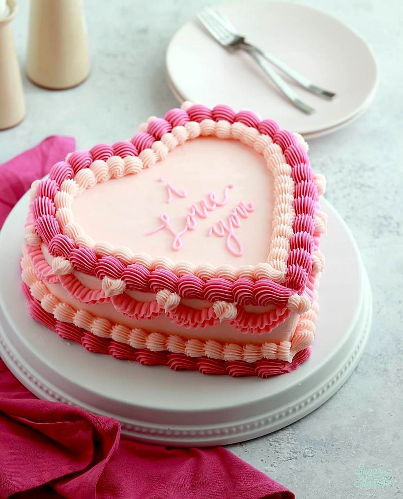 Vintage Heart Cake 3