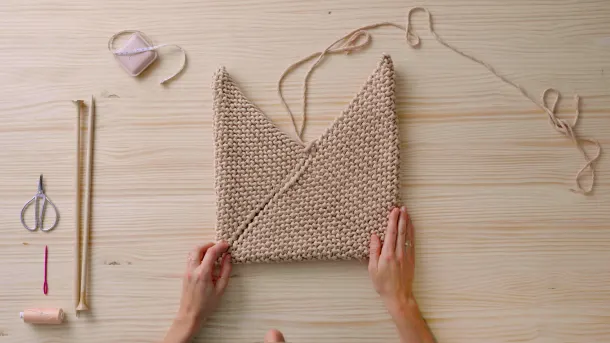 Knit the joint and turn the bag inside out