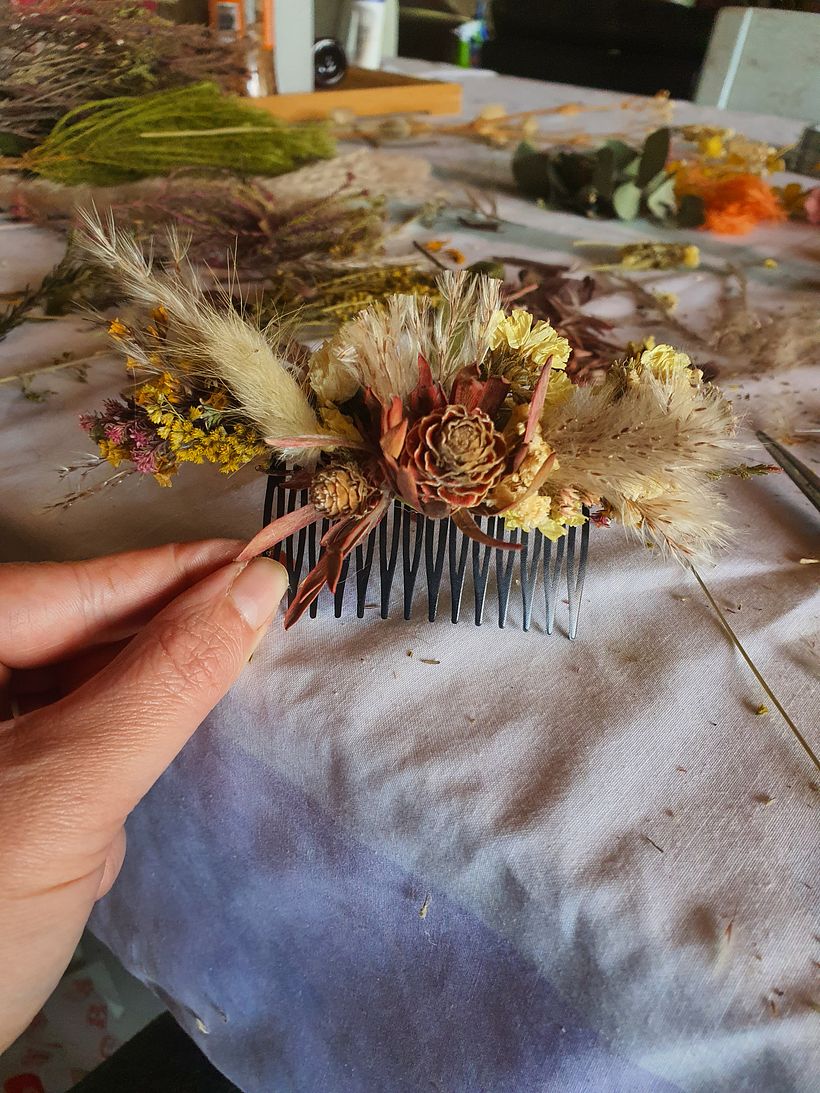 My project for course: Decorating with flowers and dried leaves 1