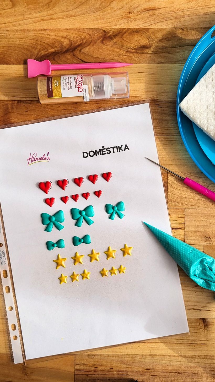 Royal icing decorations are perfect for elevating any design to a new high.