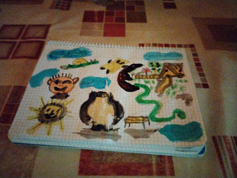 Figures de la natura pintades amb aquarel·les i pintures de tub.