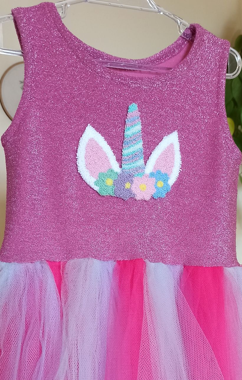 Aplique de unicórnio para um vestido infantil