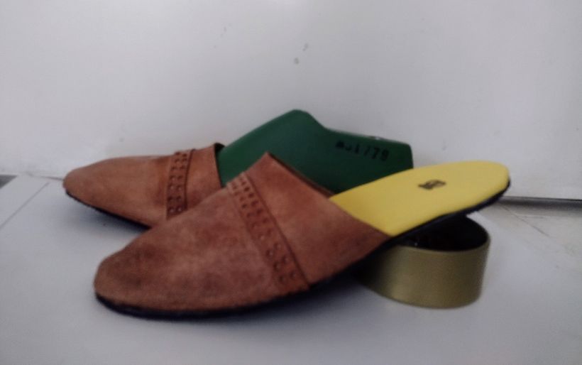 treated veg tan uppers & finish detail