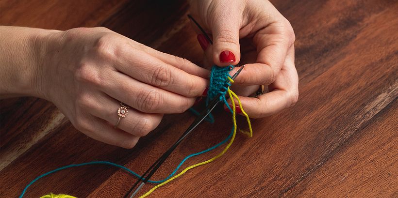 How to Knit a Simple Wristband