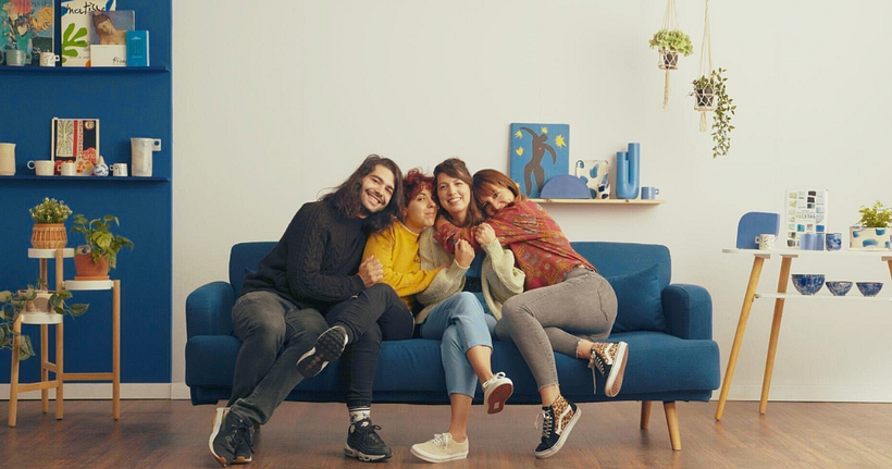Clara Gutiérrez y sus colegas durante el rodaje en Domestika