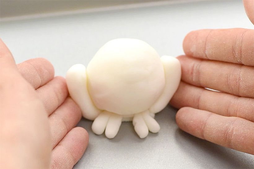 We made these frogs using our homemade clay recipe, which is really easy to make and fun to work with.