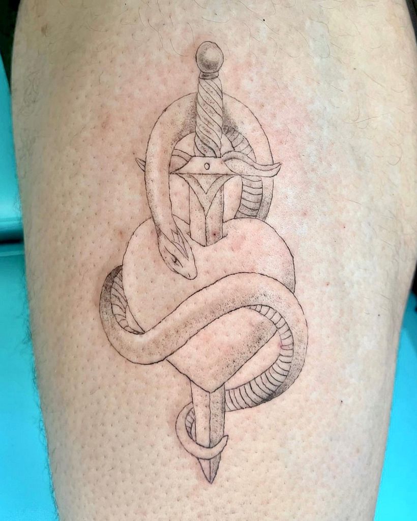 Tatuaje en muslo 13 cms