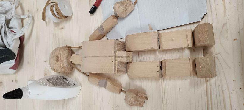Scultura di mani e braccia