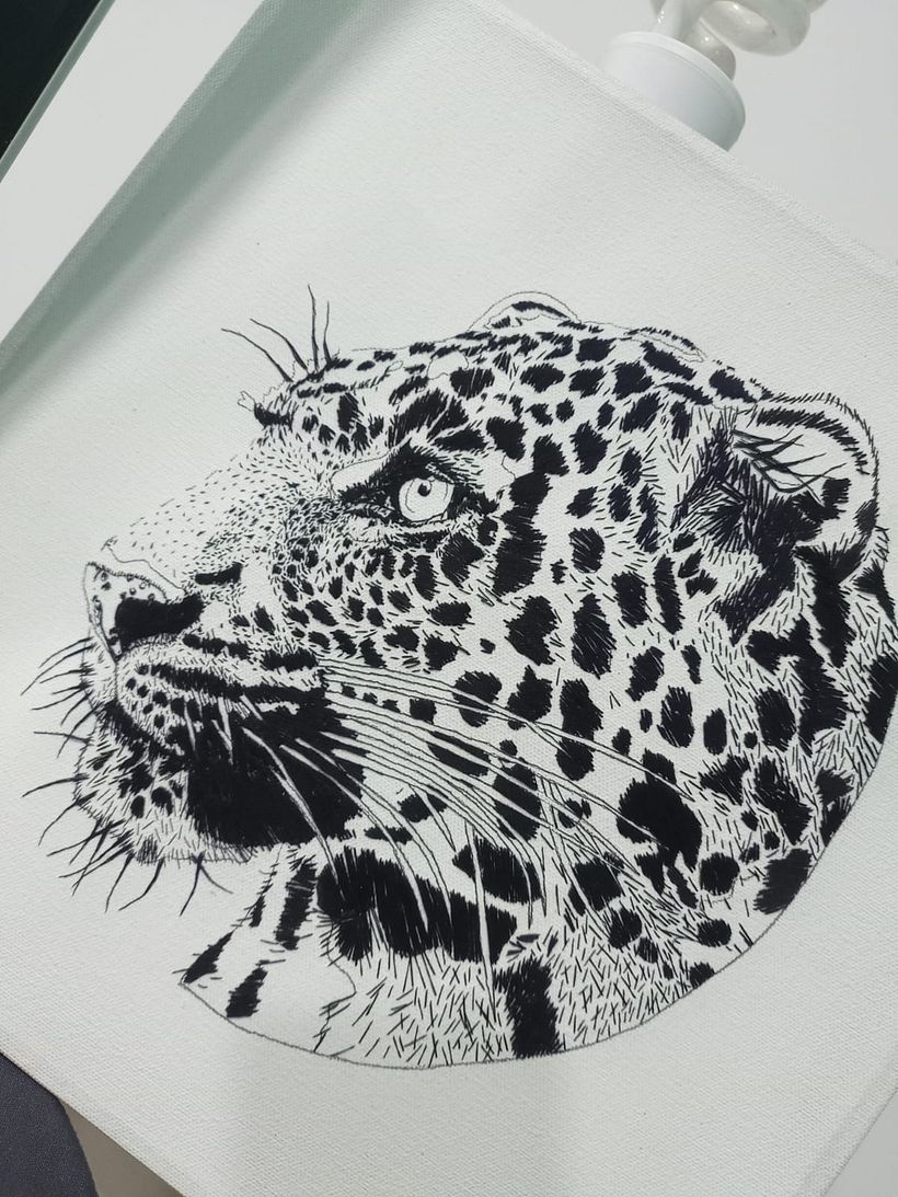 Mi proyecto del curso: Dibujo con hilo Un Jaguar 3