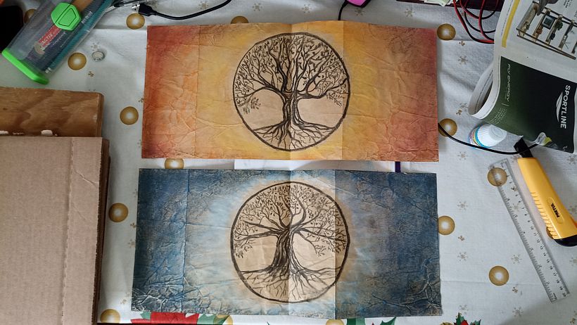 Estas son las guardas: son con papel craft reutilizado por eso se ve arrugado. Corté las medidas y luego los pinté
