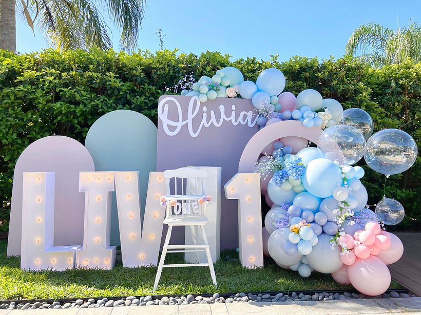 Balloon Garlands 10
