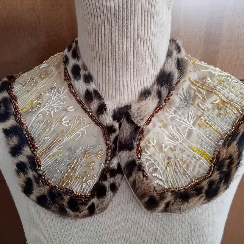Savannah. Collar Scarf.