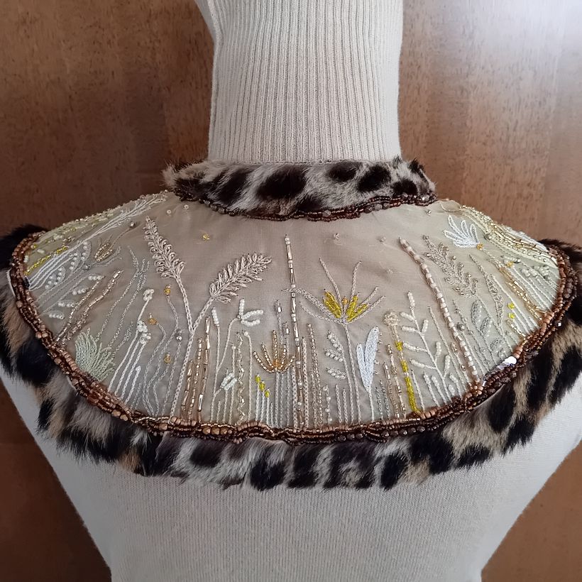 Savannah. Collar Scarf.