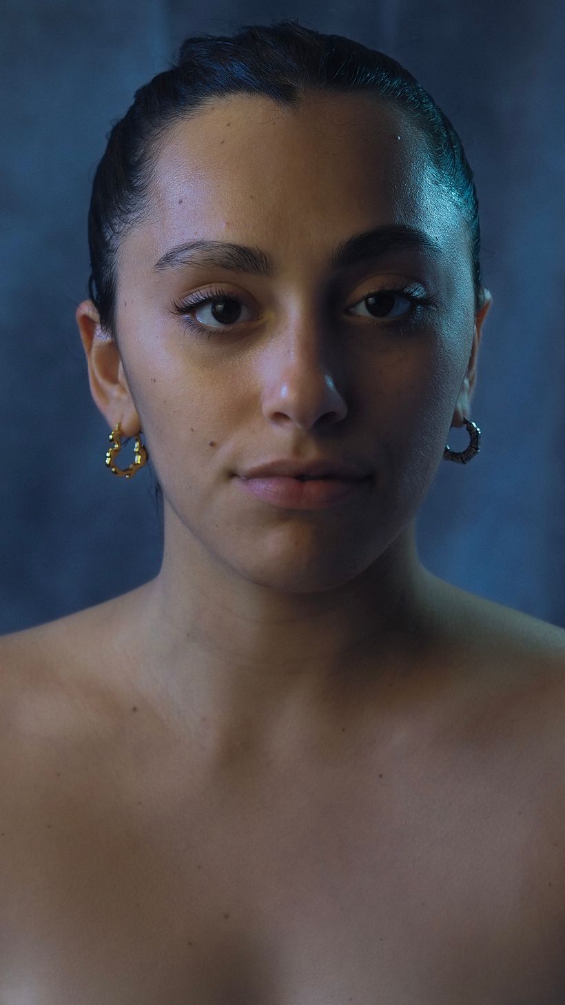 Here I started to play with the lighting and just found out later on that I got Rembrandt Triangle 