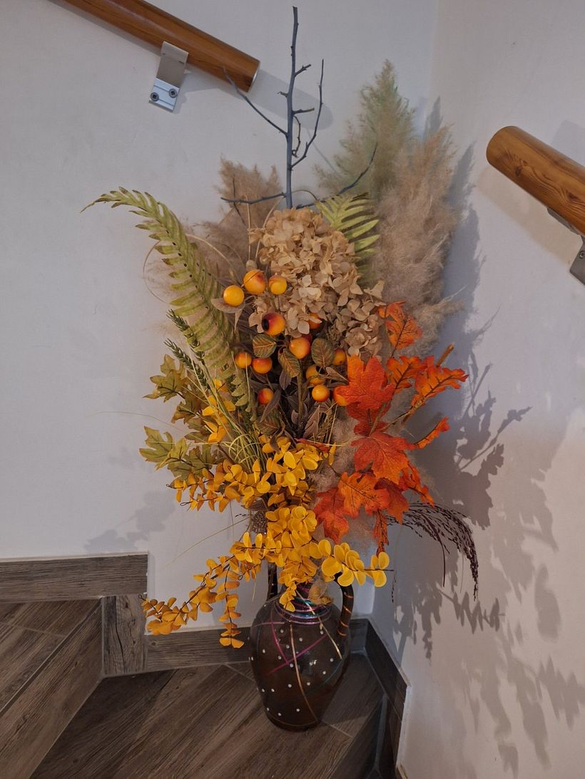 My project for course: Floral Design and Botanical Set Design 6