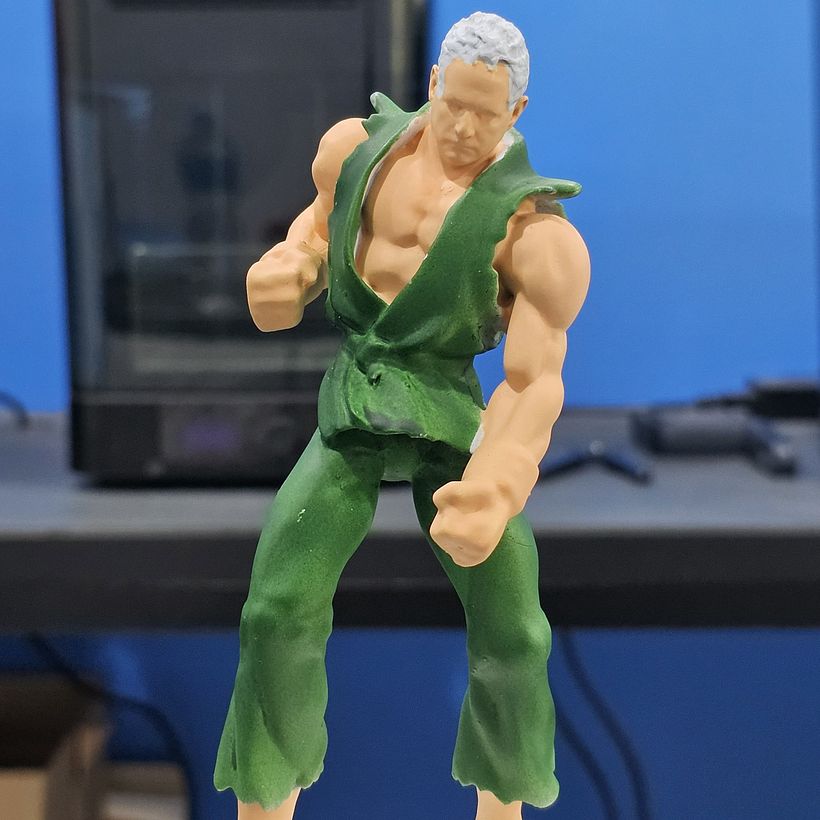 Usei o pincel #2 para pintar o corpo com a cor base Carne Mate, código Vallejo 70.955