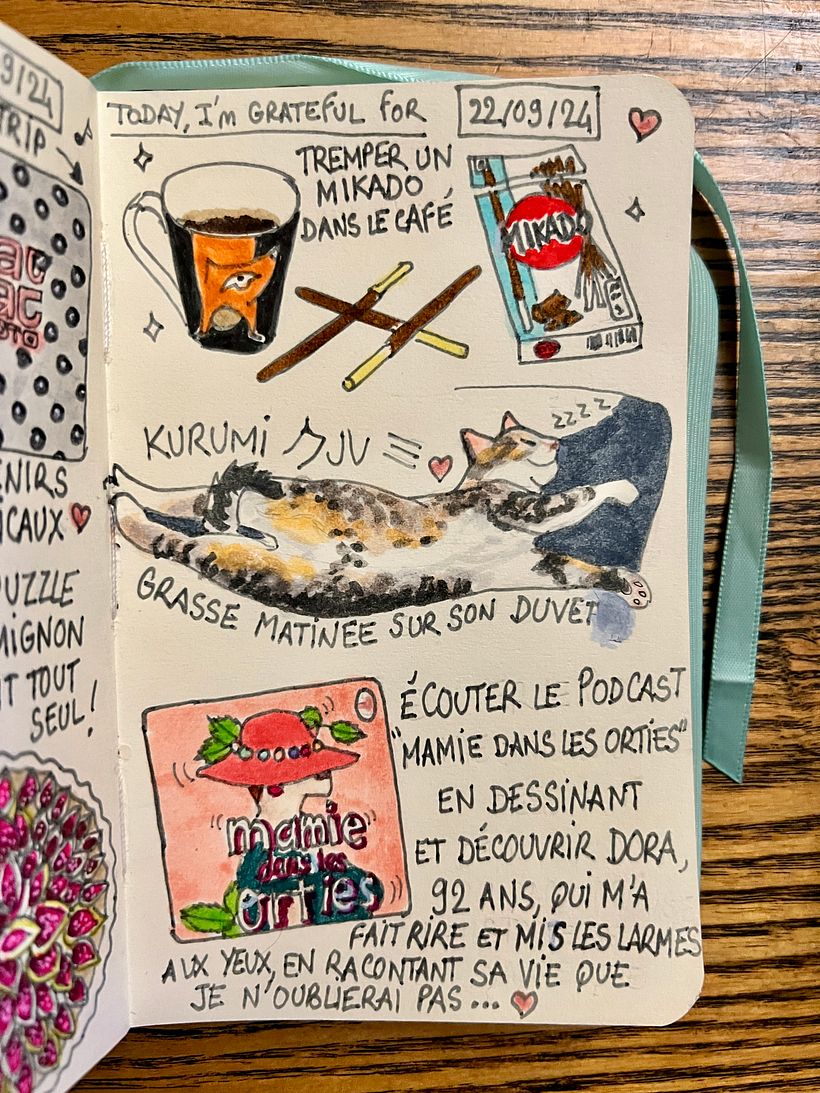 Il mikado si sposa bene con il caffè nero <3 Kurumi è così al sicuro sul suo piumone. Podcast sulla vita ai tempi delle nostre nonne, così commovente...
