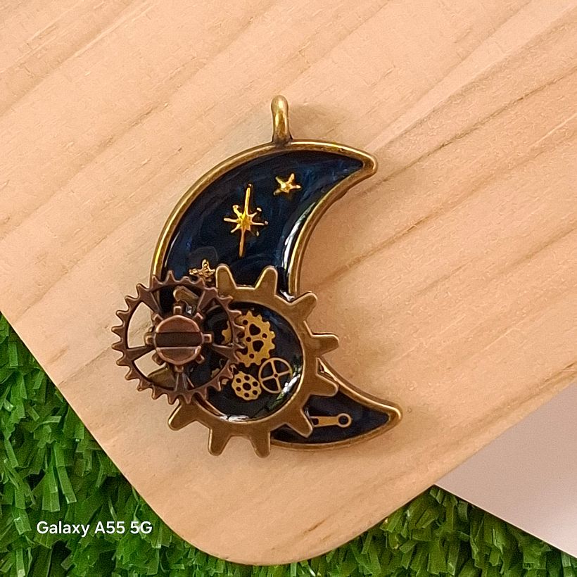 “Wae-La” is the concept of this project, means Time. And yes, the sky surrounds us and moves with time.