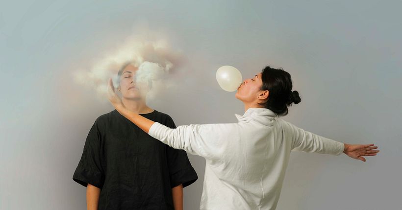 Rostro entre nubes, fotomontaje surrealista - Fotografía