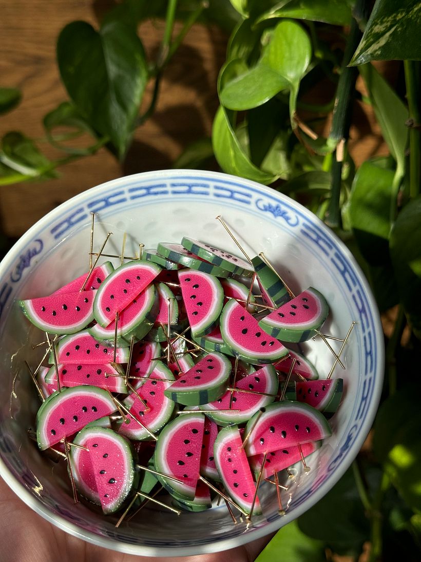 Here are the watermelon slices fully baked and varnished, ready to turn into earrings.