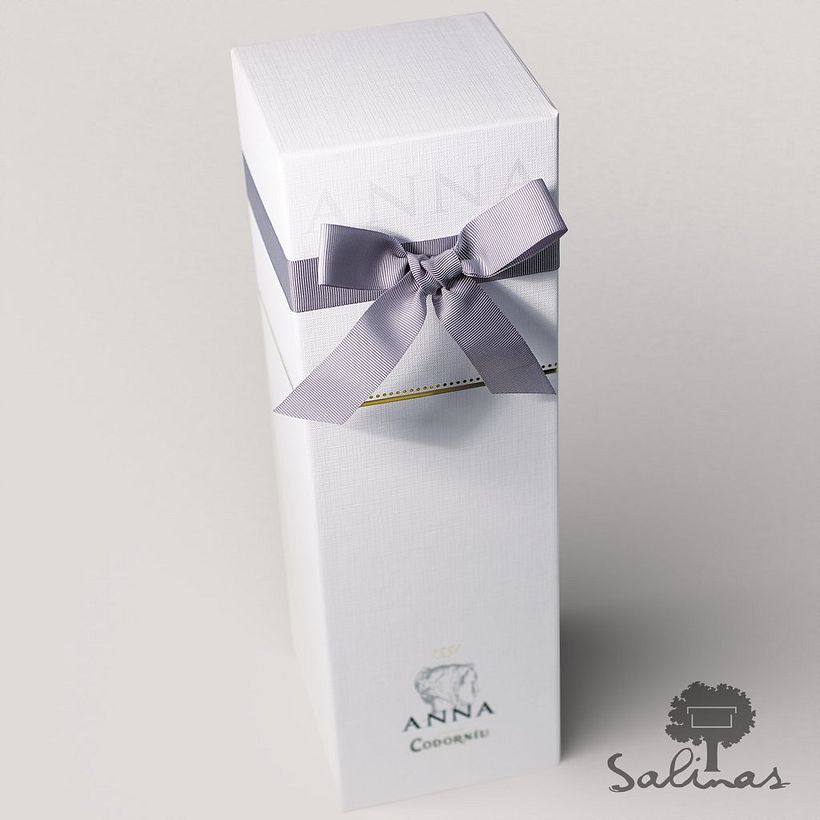 ANNA La delicadeza hecha packaging | Tipo: Con Cajetin | Sector: Bebidas y espirituosos