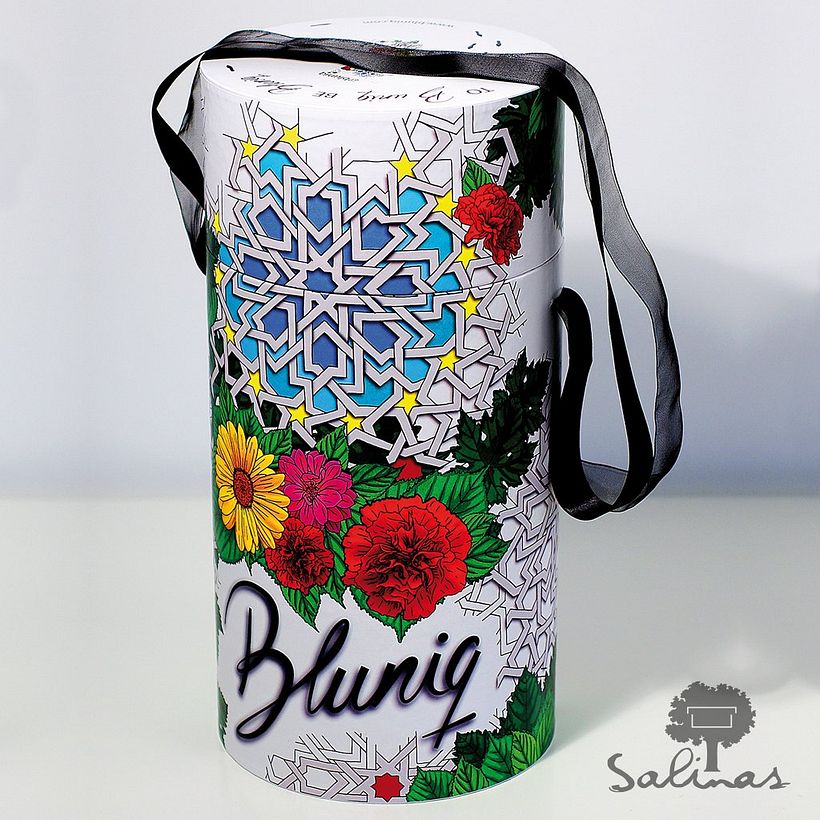 BLUNIQ Cuando el packaging para calzado se salta la norma | Tipo: Cajas Redondas ,Con Cajetin | Sector: Moda