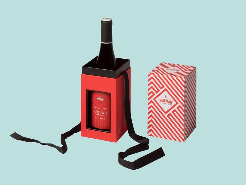 Red wine Neleman Gifts | Fotografía de Guido van Gerven