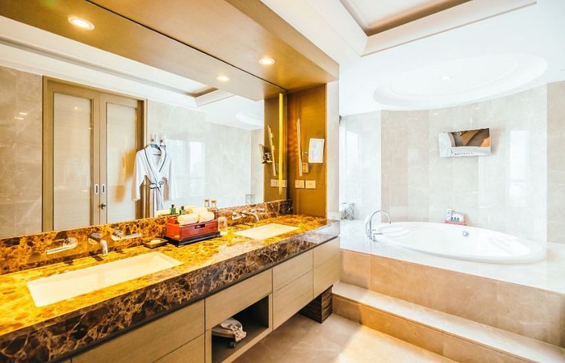 What Are The Must-Have Features For A Modern Bathroom Interior? 11