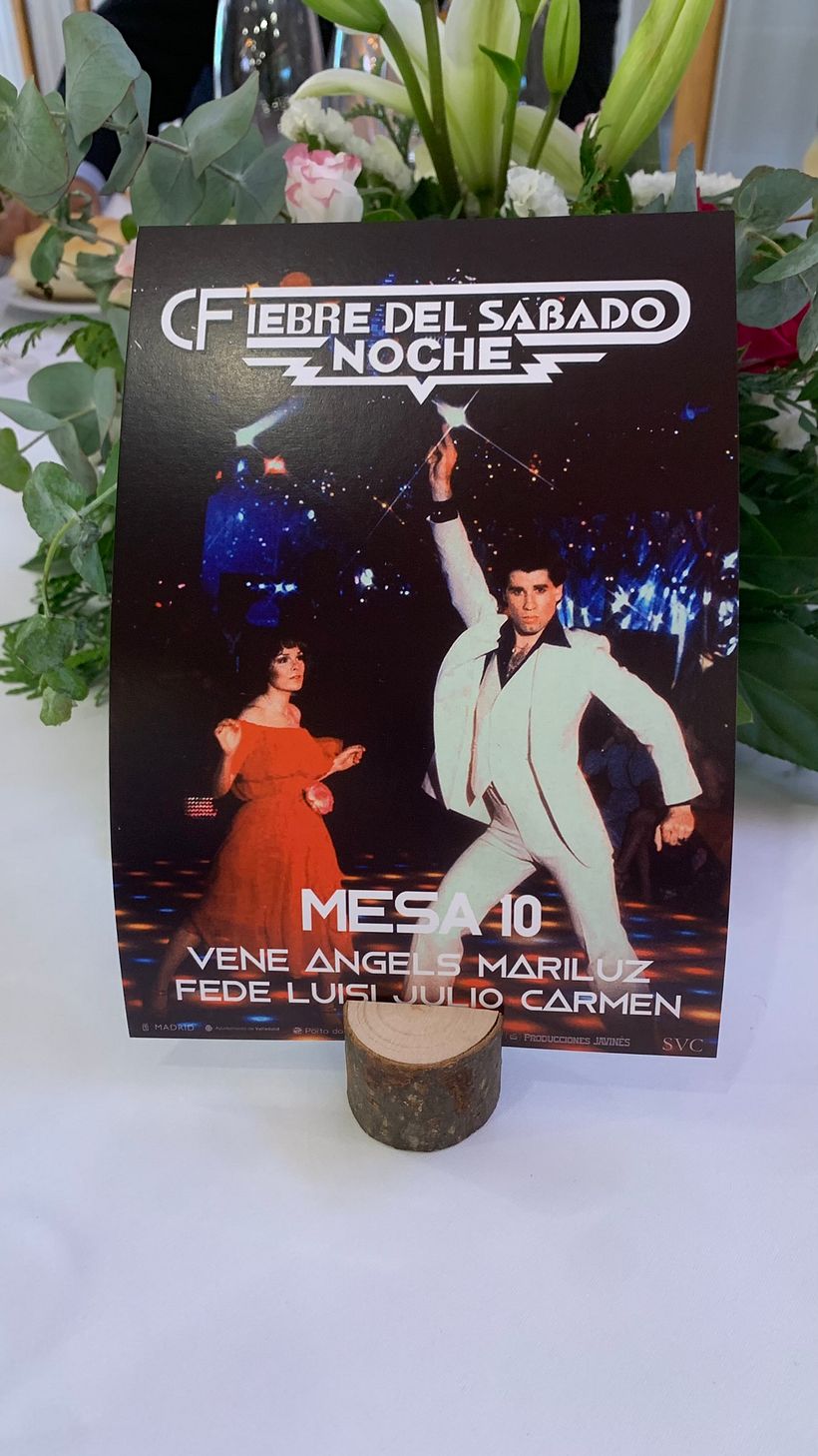 Mesero "Fiebre del Sábado Noche"