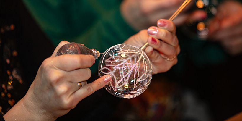 Adornos con bolas transparentes