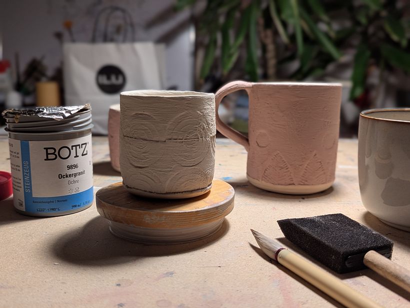 Textured hiking mugs 1